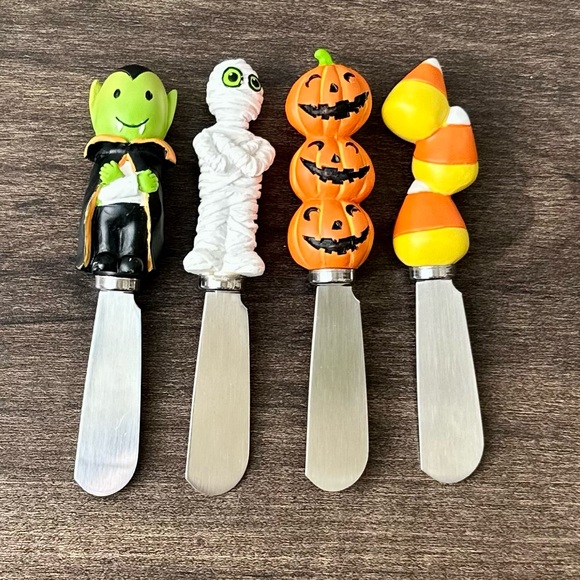 Pier 1 Halloween Canapé Cheese Knife Set - Vampire, Candy Corn, Pumpkins & Mummy - Picture 1 of 9
